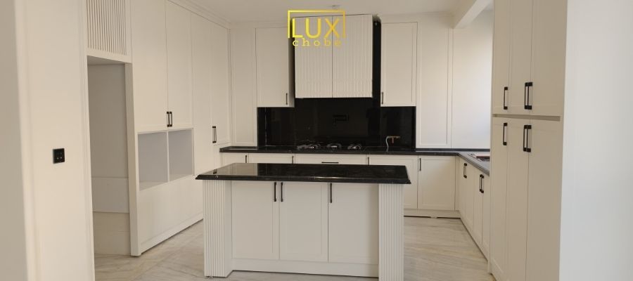 کابینت سفید و خاکستری مدرن - طراحی آشپزخانه مینیمال - کابینت مدرن مشهد لوکس چوب