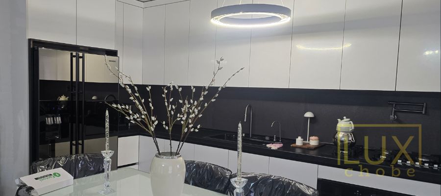جانمایی اصولی و دقیق یخچال، فر و مایکروفر توکار در کابینت مدرن